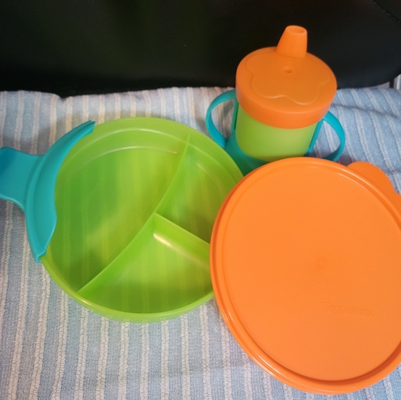 Tupperware Baby or Infant Lunch Set - Picture 2 of 7